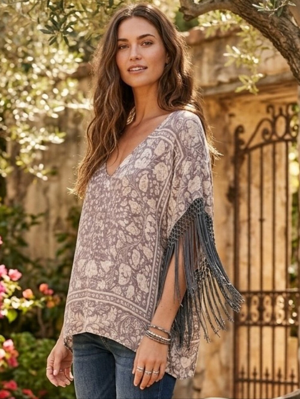 Ecote Women's Short Sleeve Top w/Fringe Size Medium